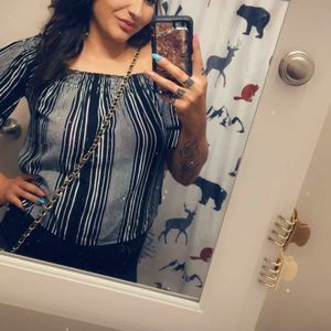 Meet your Posher, Larissa